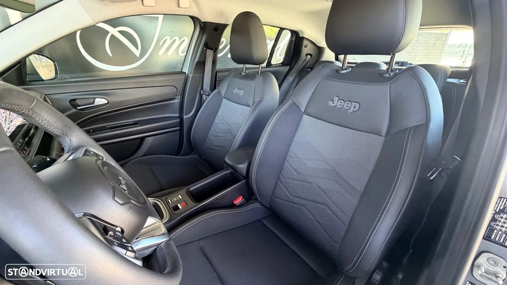 Jeep Avenger 1.2 T3 48V 4xe Hybrid eAWD Auto Upland - 30