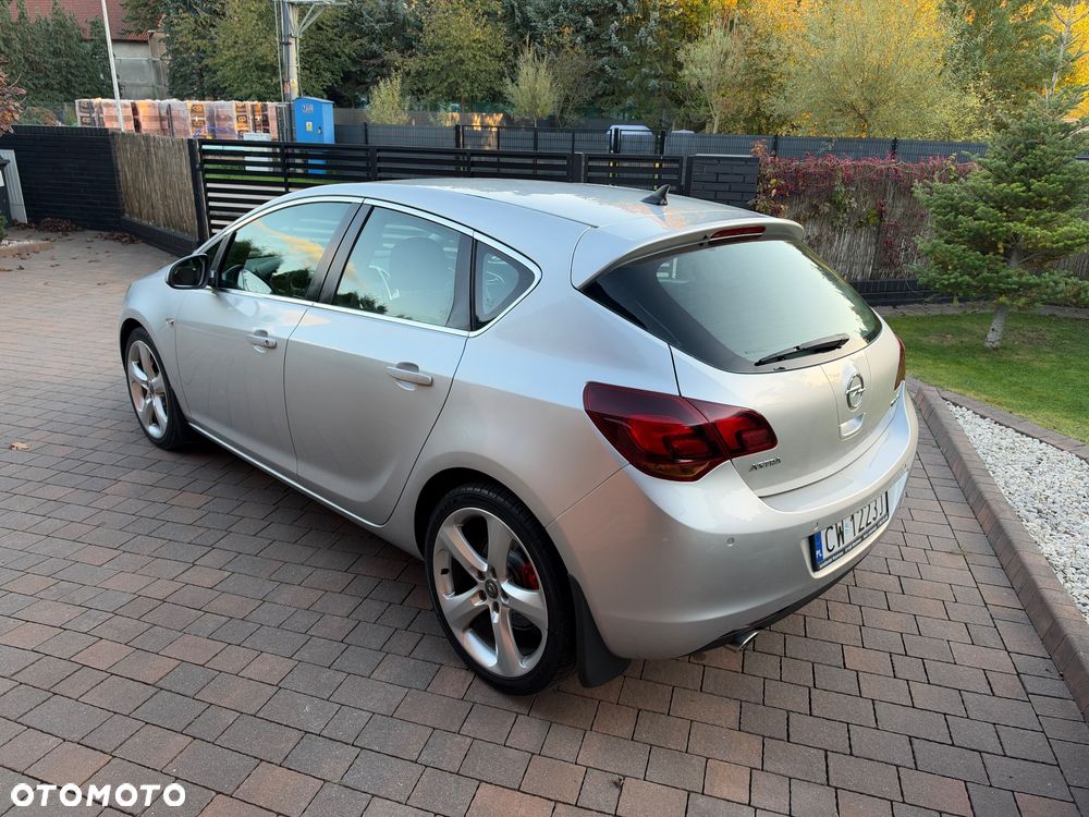 Opel Astra 2009 photo 3