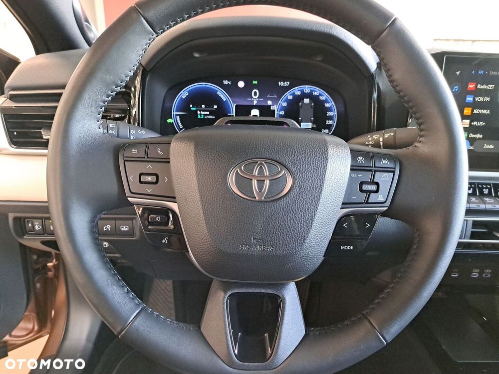 Toyota Camry - 32