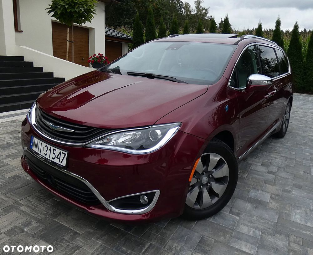 Chrysler Pacifica - 23