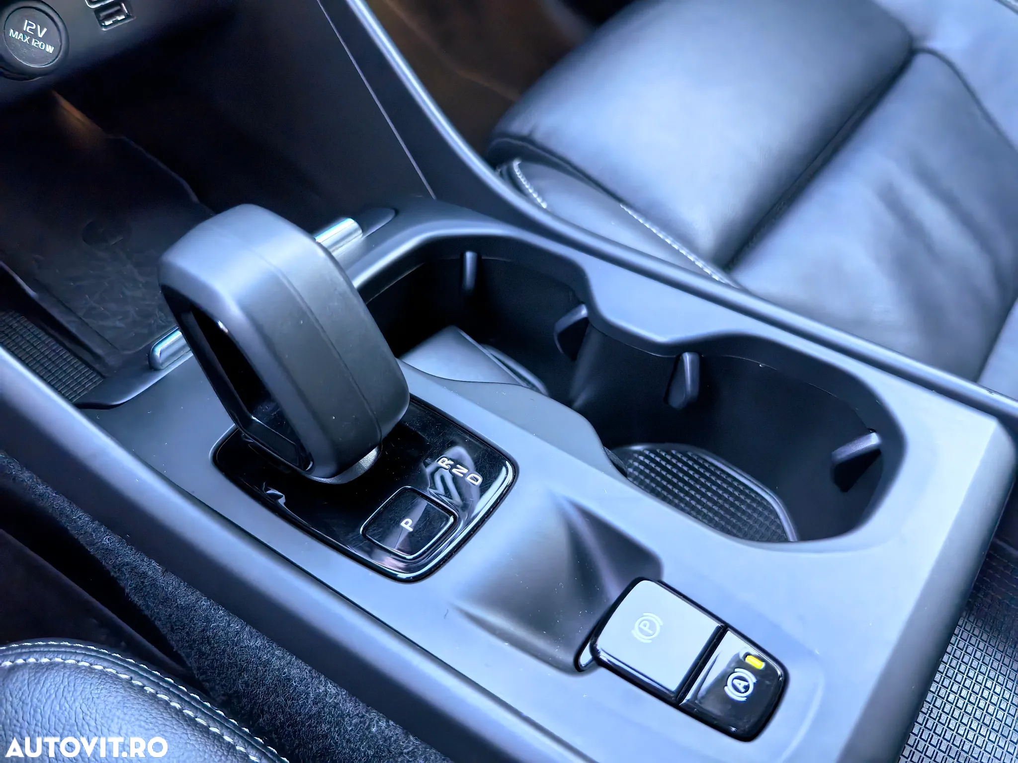 Volvo XC 40 T4 Recharge DKG Inscription - 16