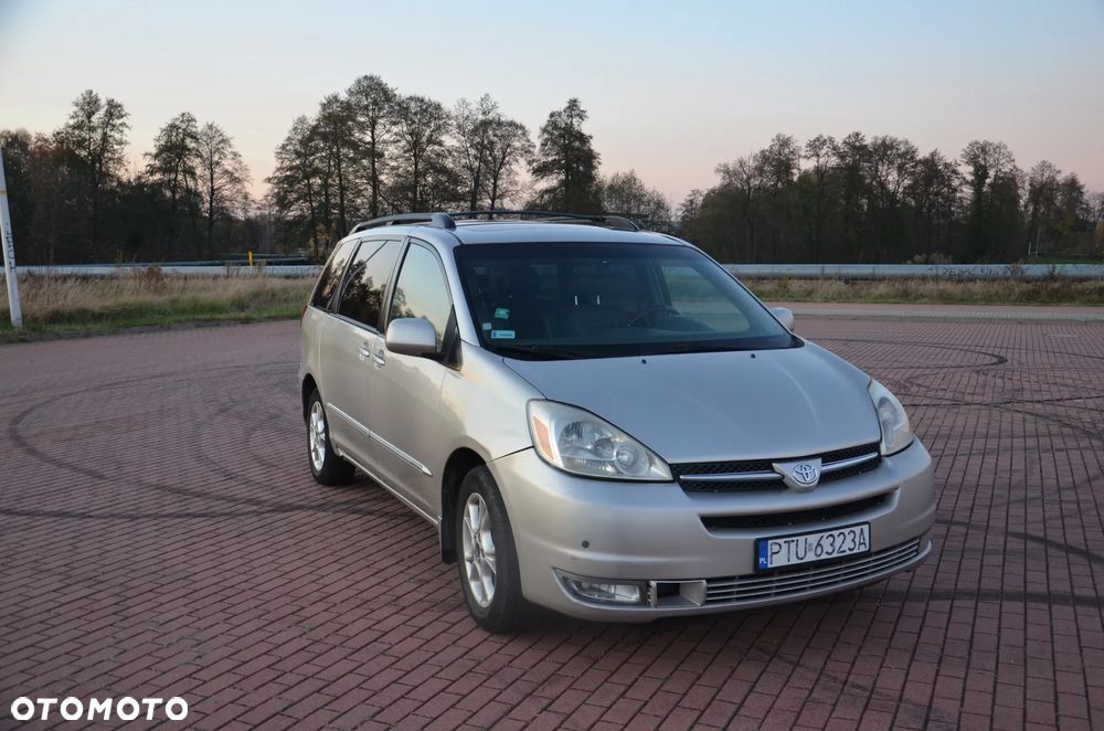 Toyota Sienna - 2