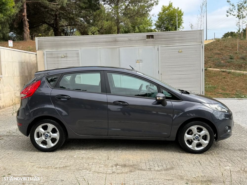 Ford Fiesta 1.4 TDCI Titanium - 23