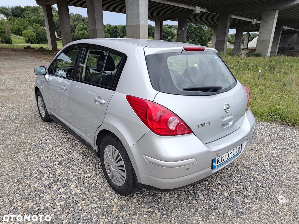 Nissan Tiida 1.6 Tekna - 4