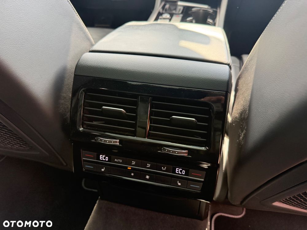 Volkswagen Touareg 3.0 V6 TDI SCR 4Mot R-Line - 13