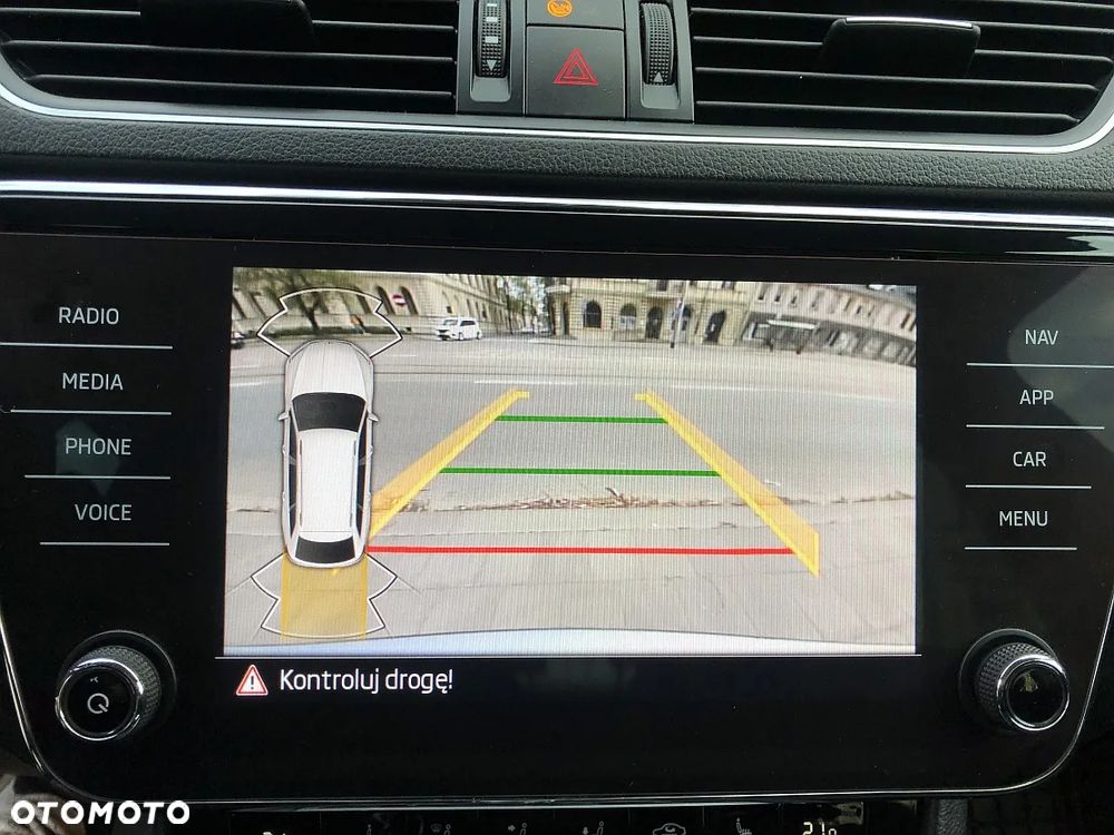 Skoda Superb 2.0 TDI SCR Style DSG - 16