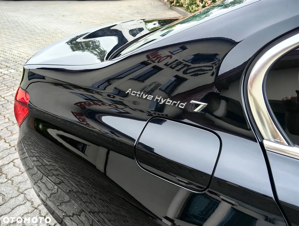 BMW Seria 7 - 32