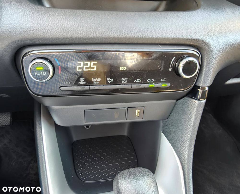 Toyota Yaris - 11