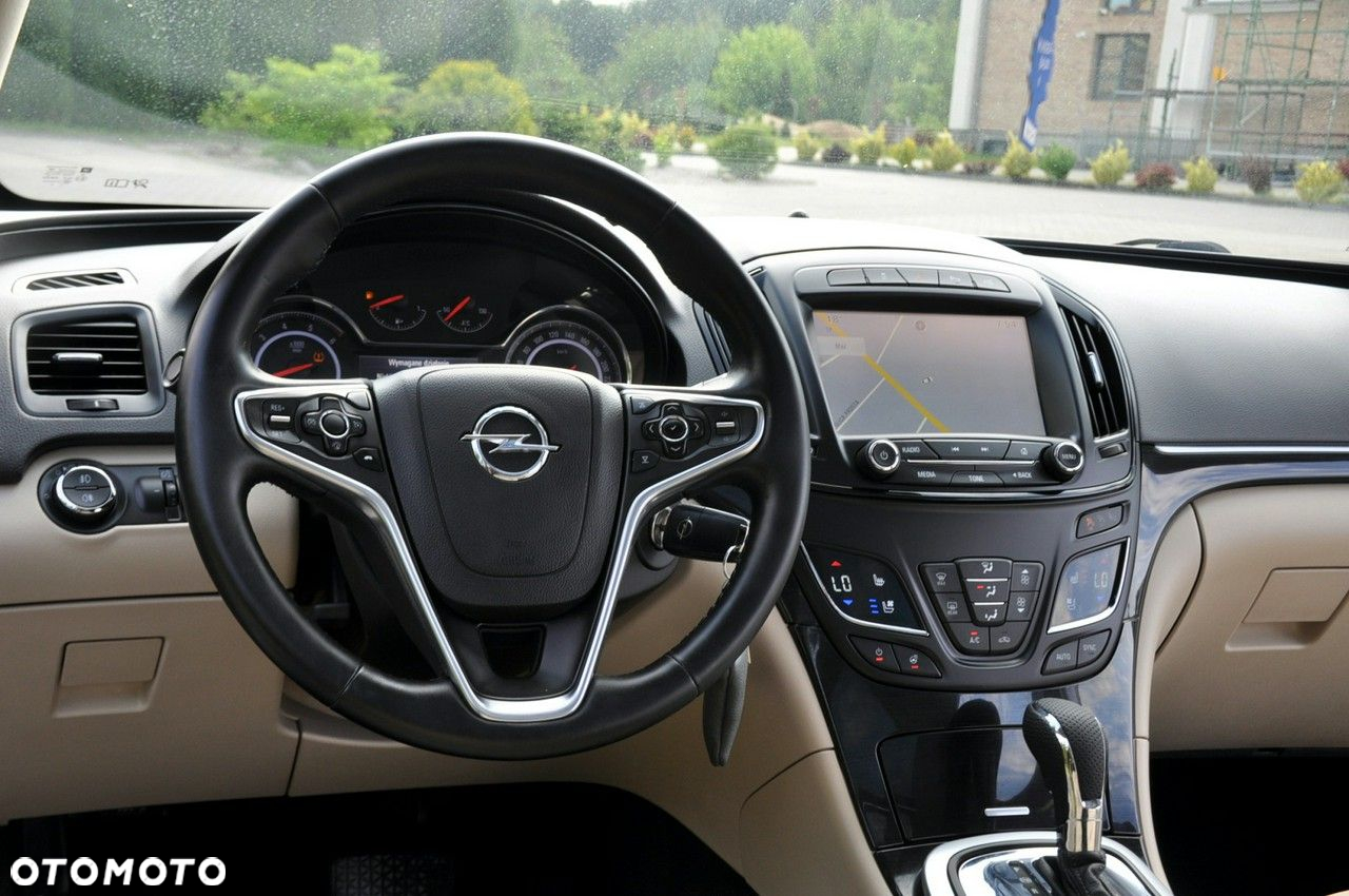 Opel Insignia - 30