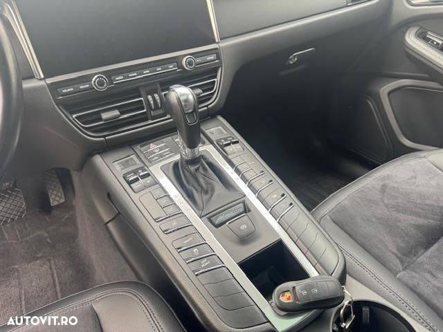 Porsche Macan - 16