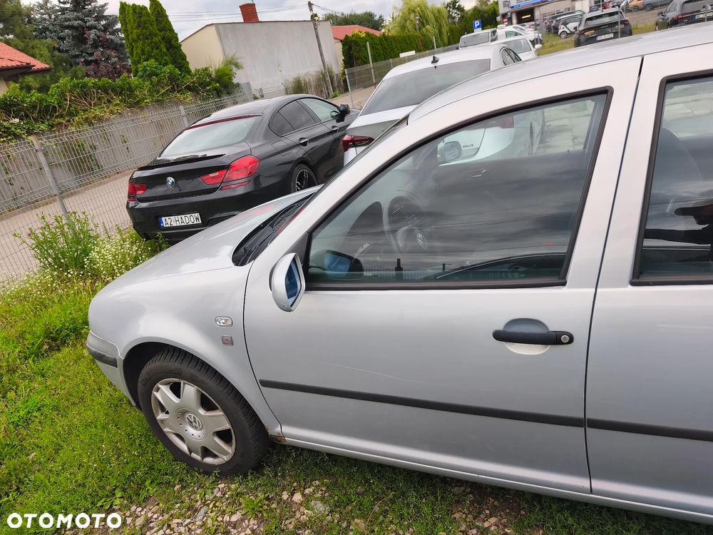 Volkswagen Golf 1.6 - 13