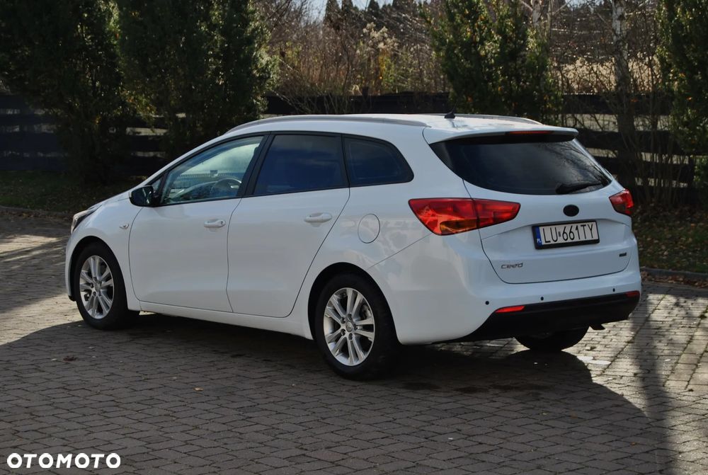 Kia Ceed 1.6 CRDi SW Spirit - 4