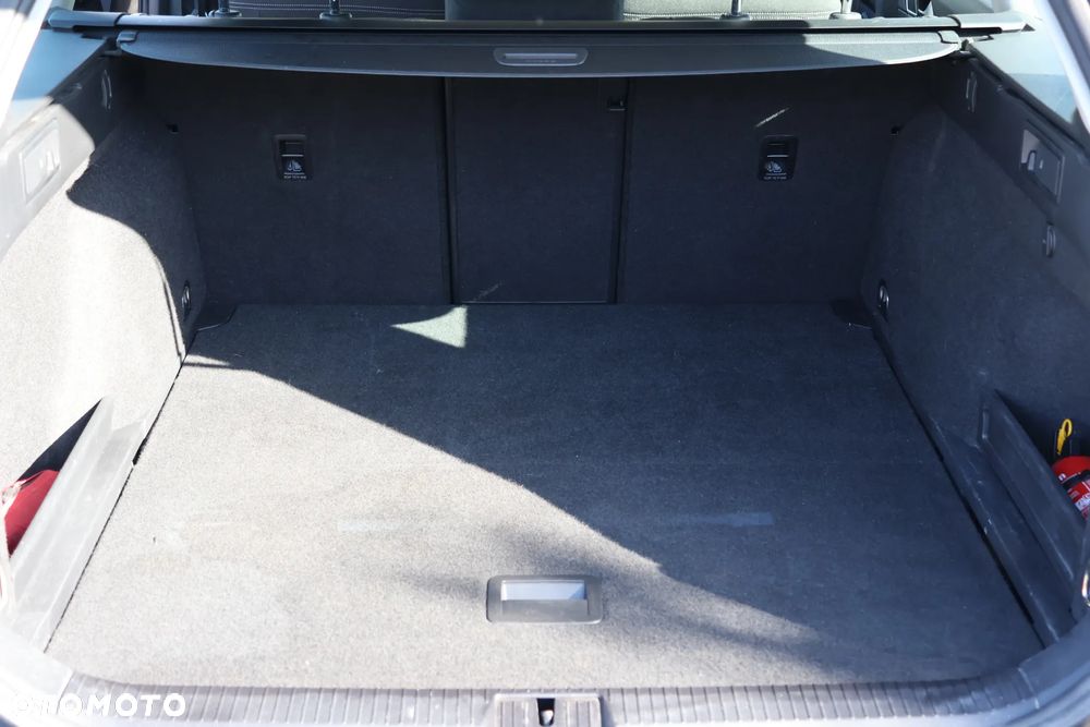 Volkswagen Passat Variant 2.0 TDI EVO Elegance DSG - 20