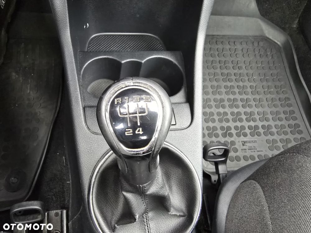 Skoda Roomster 1.6 TDI DPF Scout PLUS EDITION - 35