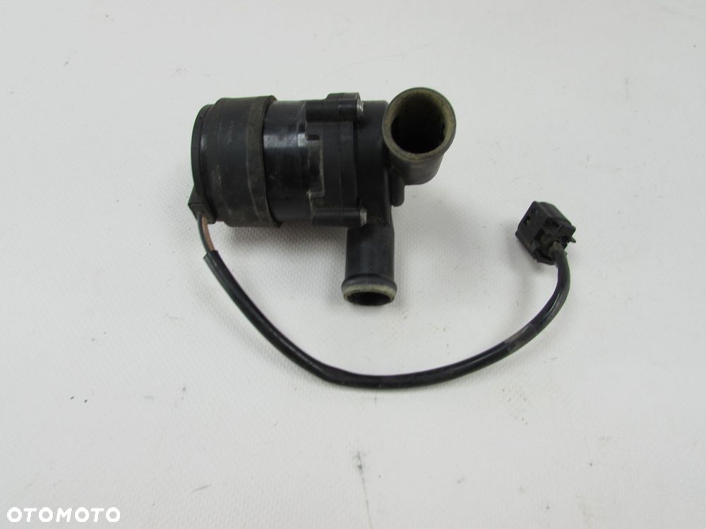 AUDI A6 C6 04-11 3.0 TDI DODATKOWA POMPA OBIEGU WODY 9005470E - 1