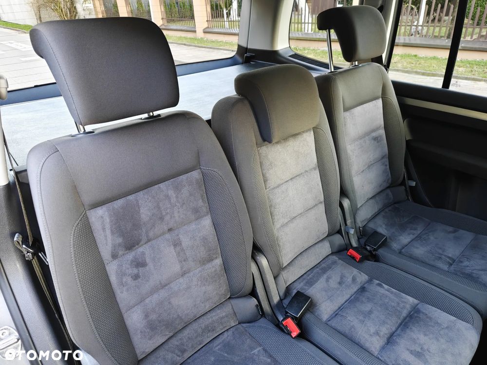 Volkswagen Touran 1.6 TDI DPF BlueMotion Technology Highline - 26