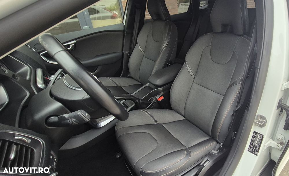 Volvo V40 D3 - 22