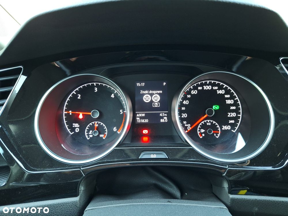 Volkswagen Touran 2.0 TDI SCR (BlueMotion Technology) DSG Comfortline - 11