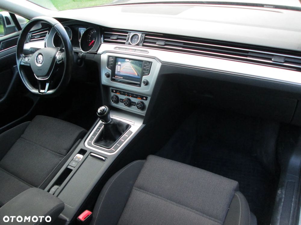 Volkswagen Passat Variant 2.0 TDI (BlueMotion Technology) Highline - 17