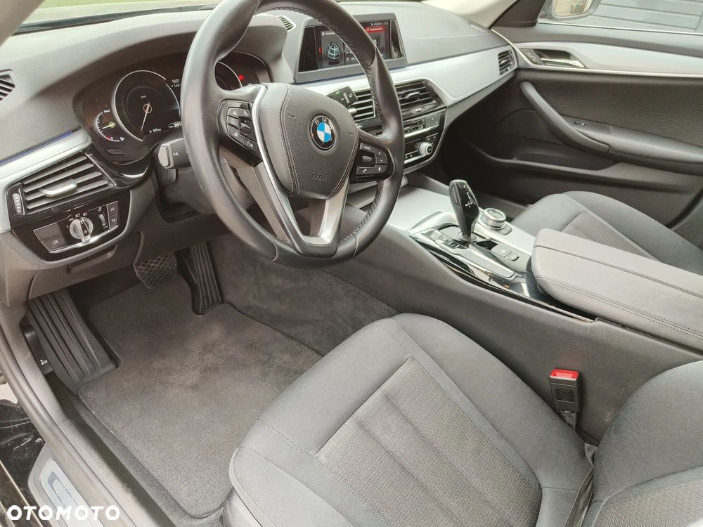 BMW Seria 5 520d Touring - 8