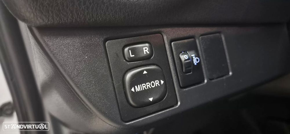 Toyota Yaris 1.5 HSD Comfort+P.Style - 19