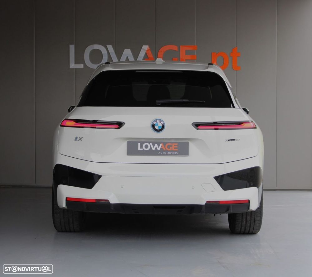 BMW iX xDrive 40 - 10