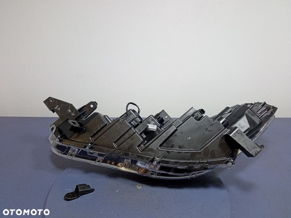 TOYOTA COROLLA XG10 CROSS REFLEKTOR PRAWY FULL LED - 3