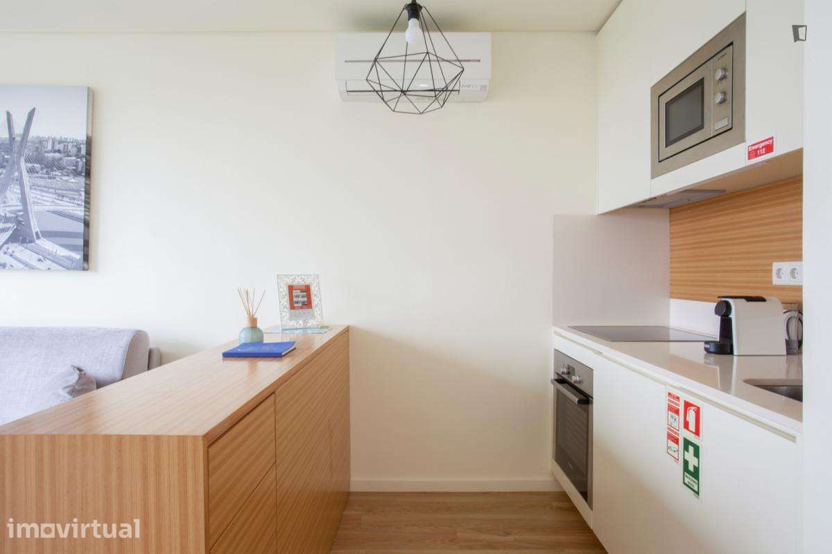 Apartamento com 1 quartos - localizado em Santo Ildefonso Porto - Grande imagem: 2/15
