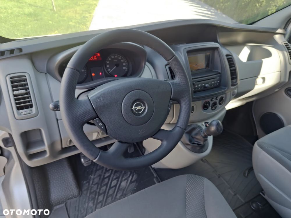 Opel Vivaro - 17