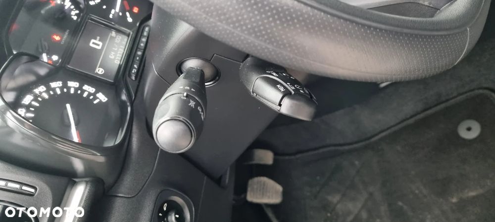 Citroën C3 Pure Tech (VTi) 82 Exclusive - 17