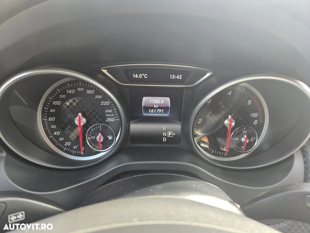 Mercedes-Benz A 220 d 4Matic 7G-DCT AMG Line - 7