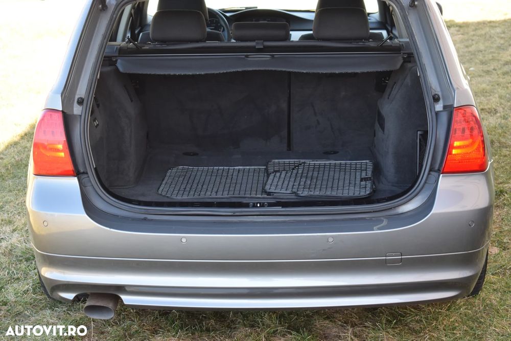 BMW Seria 3 318d Sport Line - 31