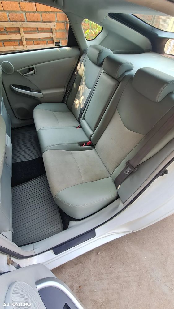 Toyota Prius - 7