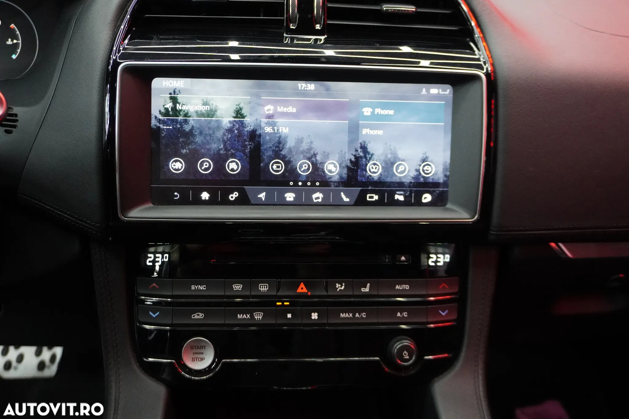 Jaguar F-Pace - 15