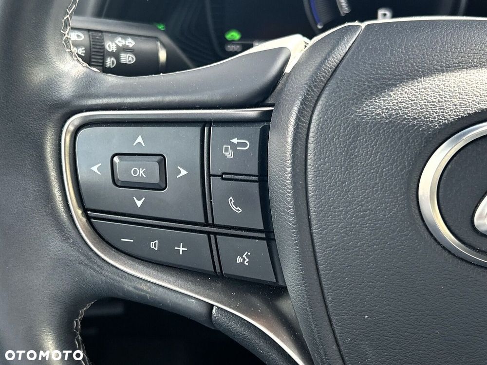 Lexus UX 250h GPF F Impression 2WD - 17