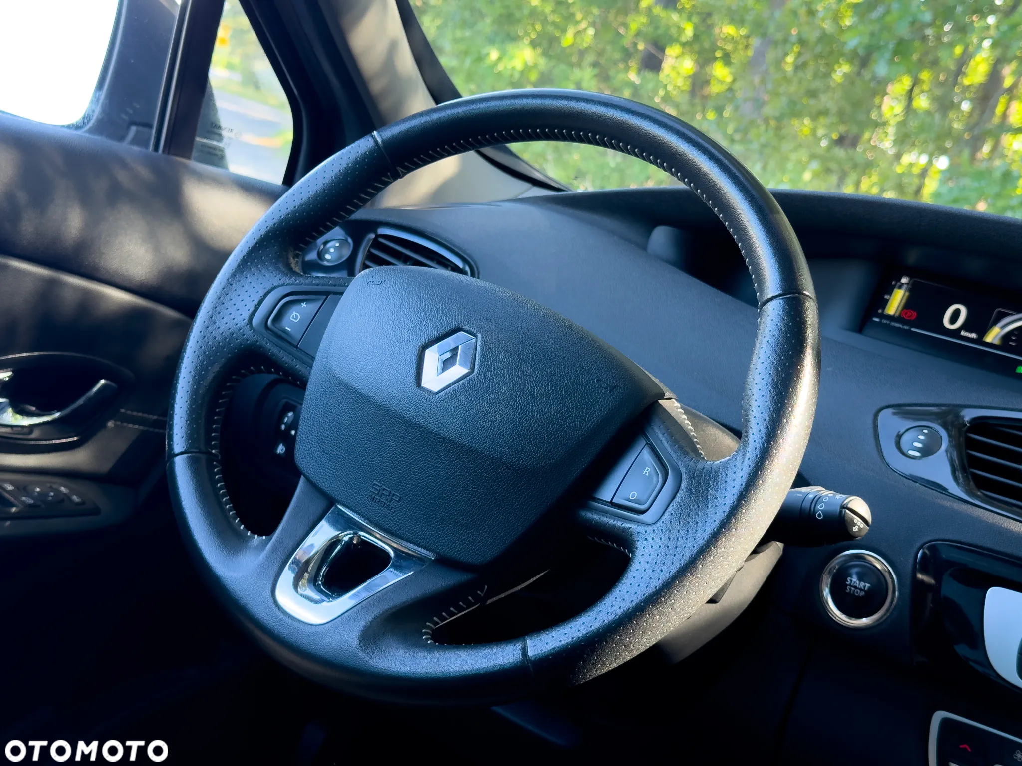 Renault Scenic 1.6 dCi Bose - 14