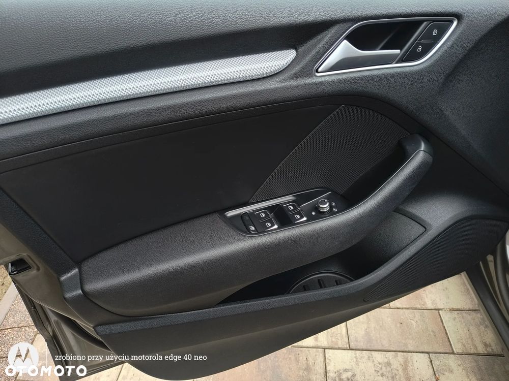 Audi A3 Sportback 1.6 TDI DPF Ambition S tronic - 25