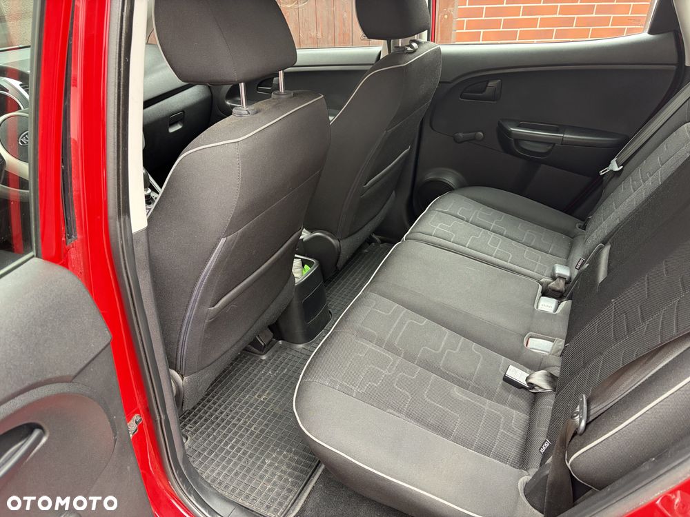 Kia Venga 1.4 CRDi M - 6