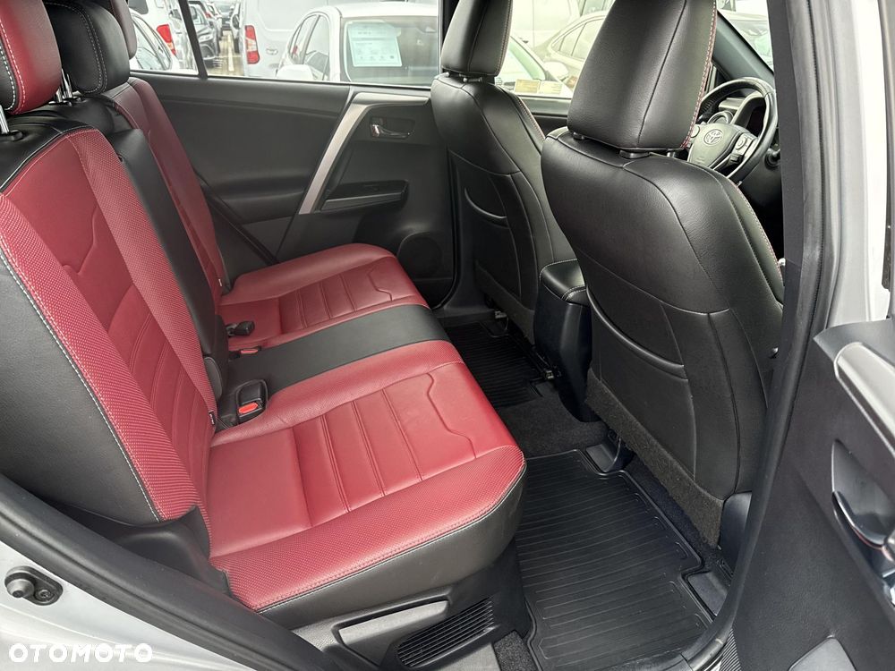 Toyota RAV4 - 8