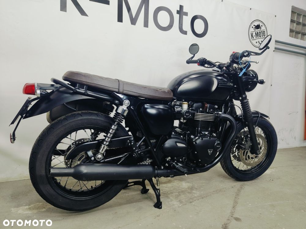 Triumph Bonneville - 12