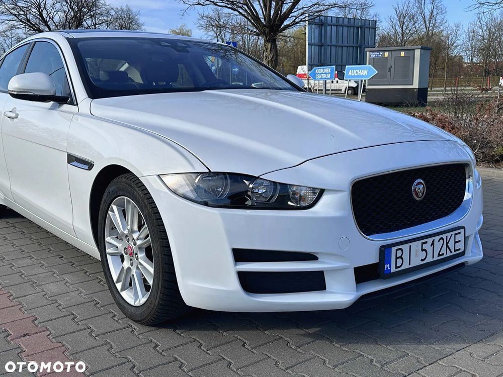 Jaguar XE - 6