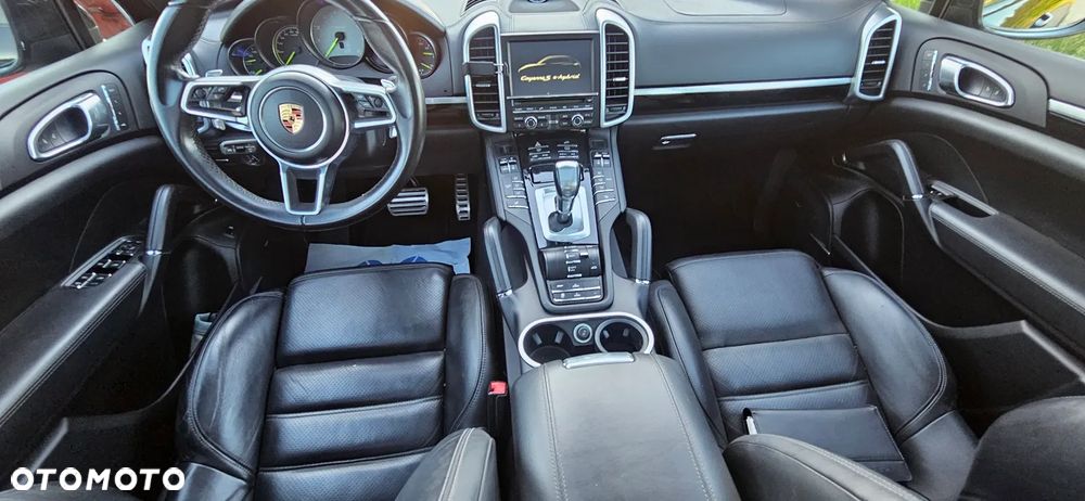 Porsche Cayenne - 22