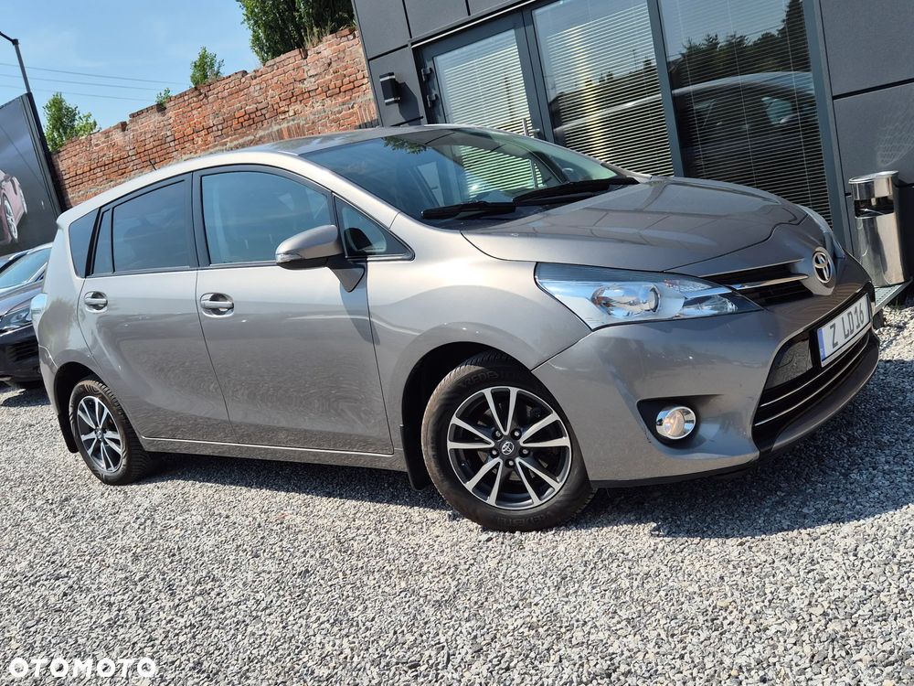 Toyota Verso 1.6 D-4D Prestige - 16