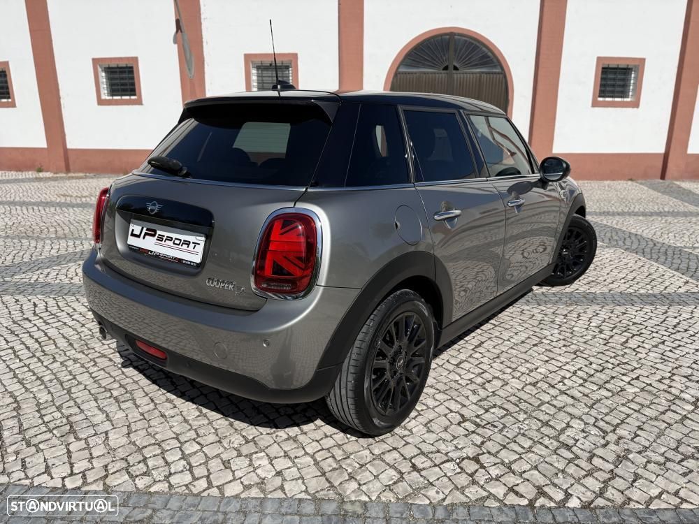 MINI 5 Portas Cooper D Auto - 4