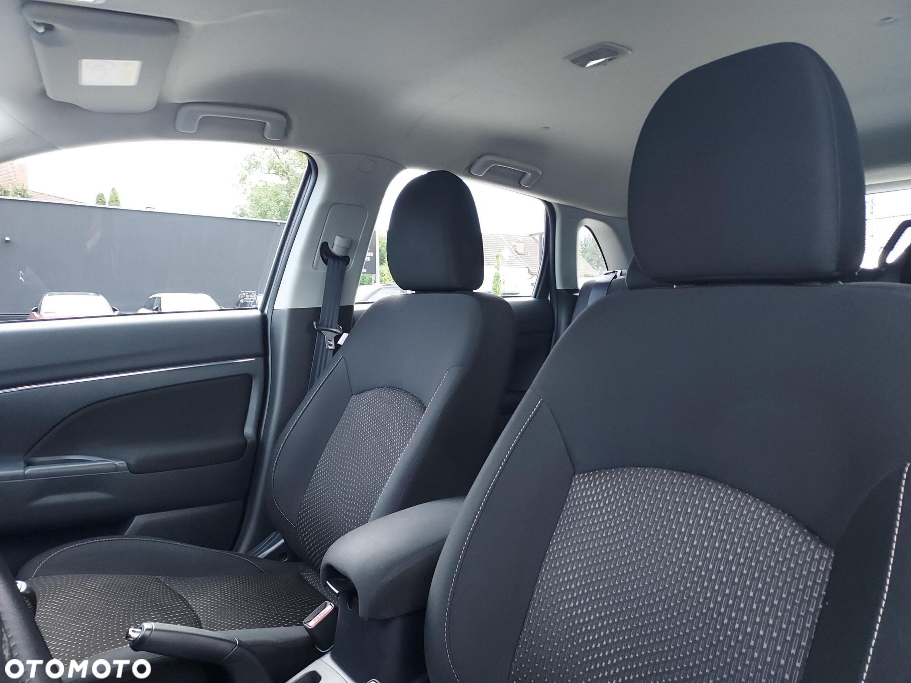 Mitsubishi ASX 1.8 DID Invite 4WD - 11