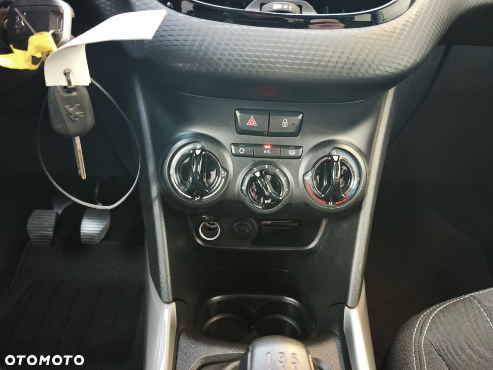 Peugeot 2008 1.2 Pure Tech Active - 18