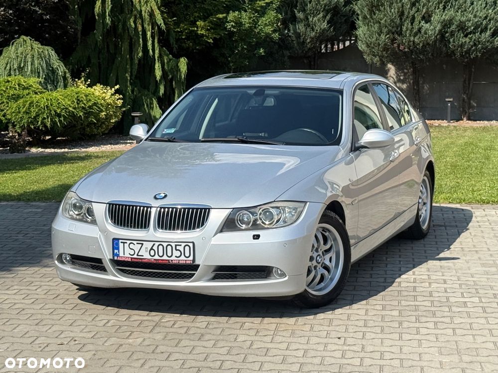 BMW Seria 3 325i - 1