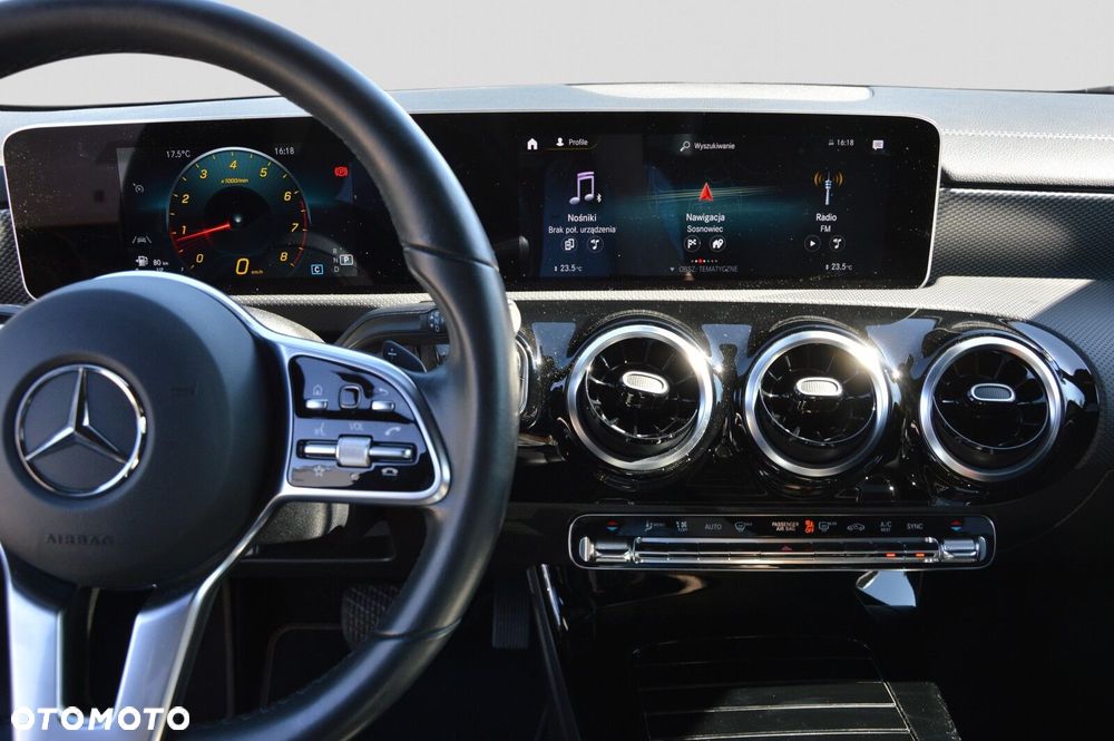 Mercedes-Benz CLA 180 Progressive 7G-DCT - 12
