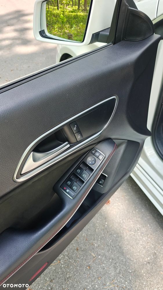 Mercedes-Benz CLA 180 7G-DCT AMG Line - 13