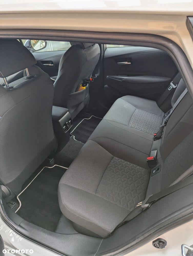 Toyota Corolla 1.8 Hybrid Comfort - 17